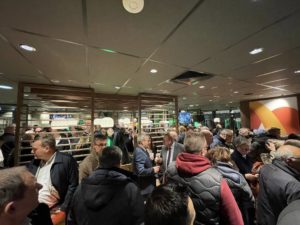 inauguration mc donalds avesnes sur helpes - photo ambiance salle